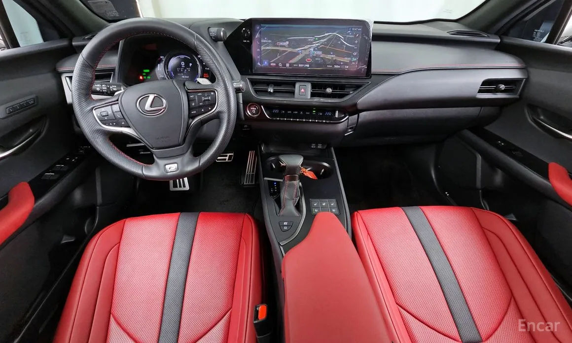 Фото 7 - Lexus UX