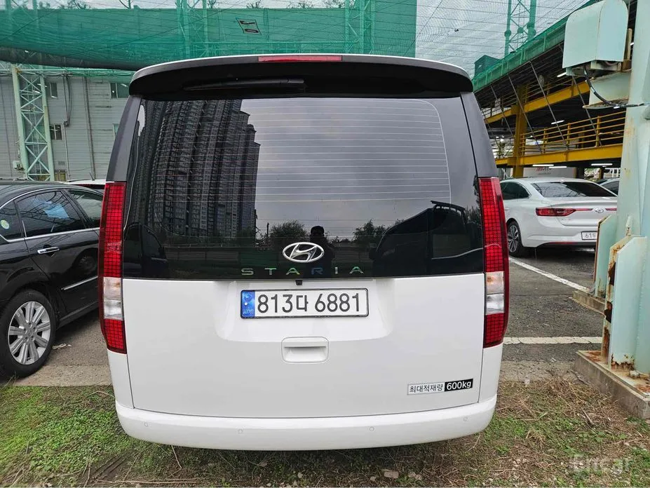 Фото 2 - Hyundai Staria