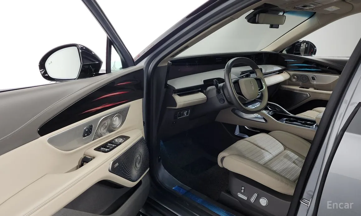 Фото 10 - Lincoln Nautilus