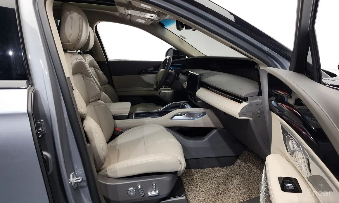 Фото 11 - Lincoln Nautilus