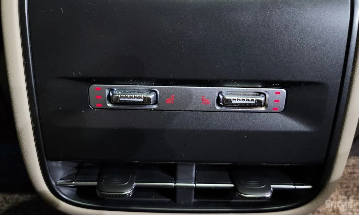 Фото 18 - Lincoln Nautilus