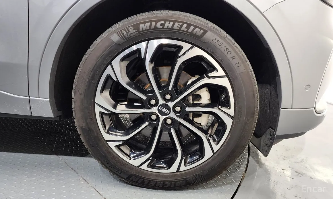 Фото 5 - Lincoln Nautilus