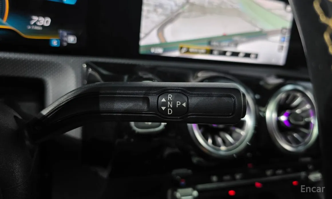 Фото 9 - Mercedes-Benz CLA-Class