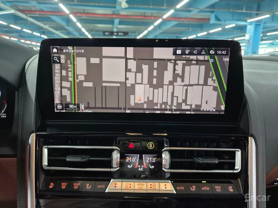 Фото 15 - BMW 8 Series