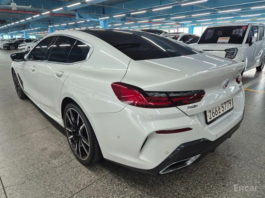 Фото 4 - BMW 8 Series