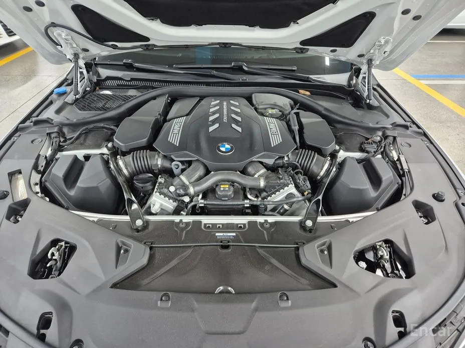 Фото 8 - BMW 8 Series