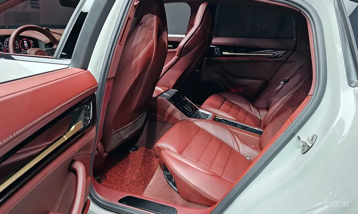 Фото 12 - Porsche Panamera