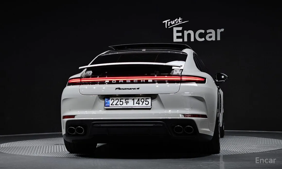 Фото 4 - Porsche Panamera