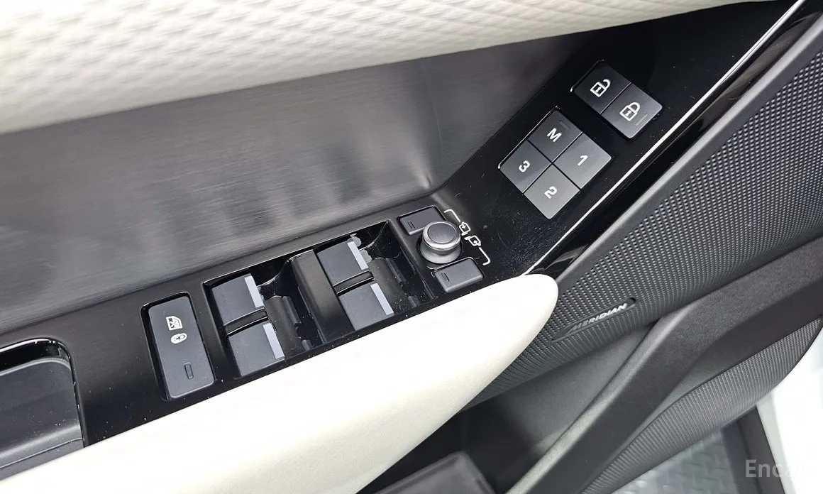 Фото 12 - Land Rover Range Rover Velar