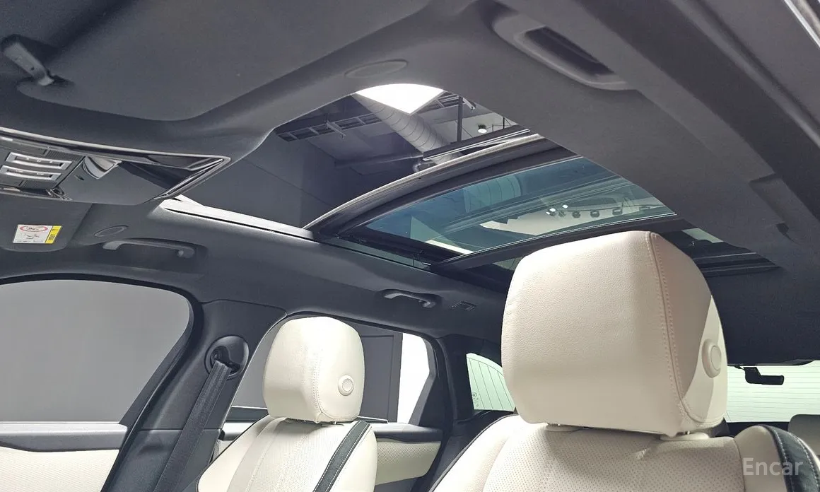 Фото 18 - Land Rover Range Rover Velar