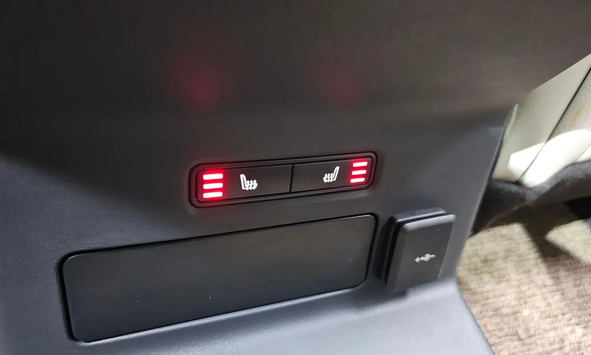 Фото 19 - Land Rover Range Rover Velar