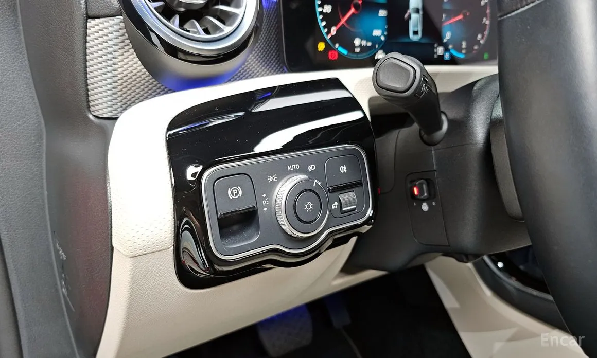 Фото 18 - Mercedes-Benz A-Class