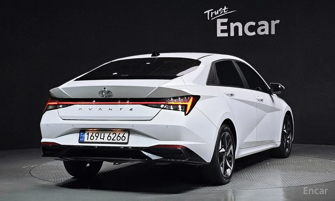 Фото 2 - Hyundai Avante