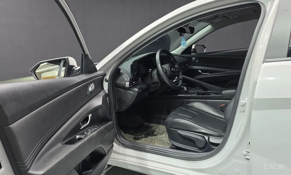 Фото 10 - Hyundai Avante