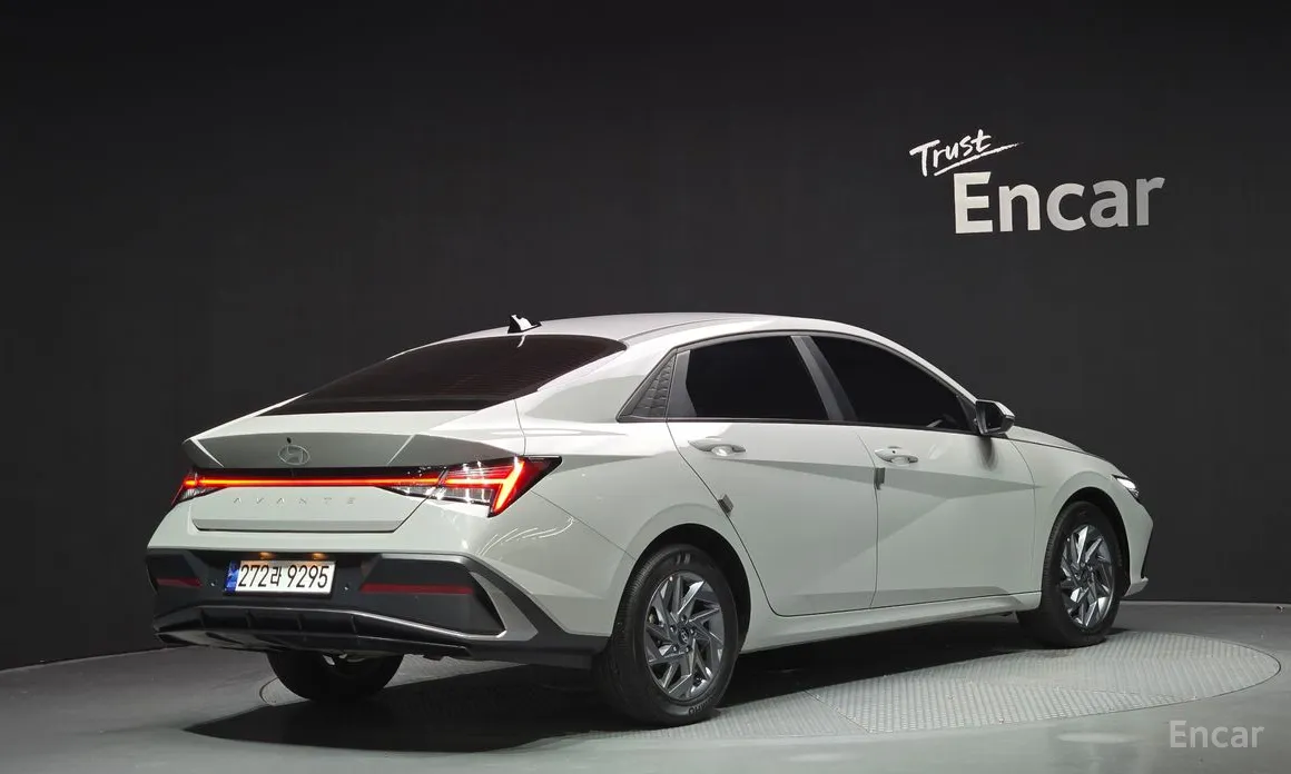 Фото 2 - Hyundai Avante