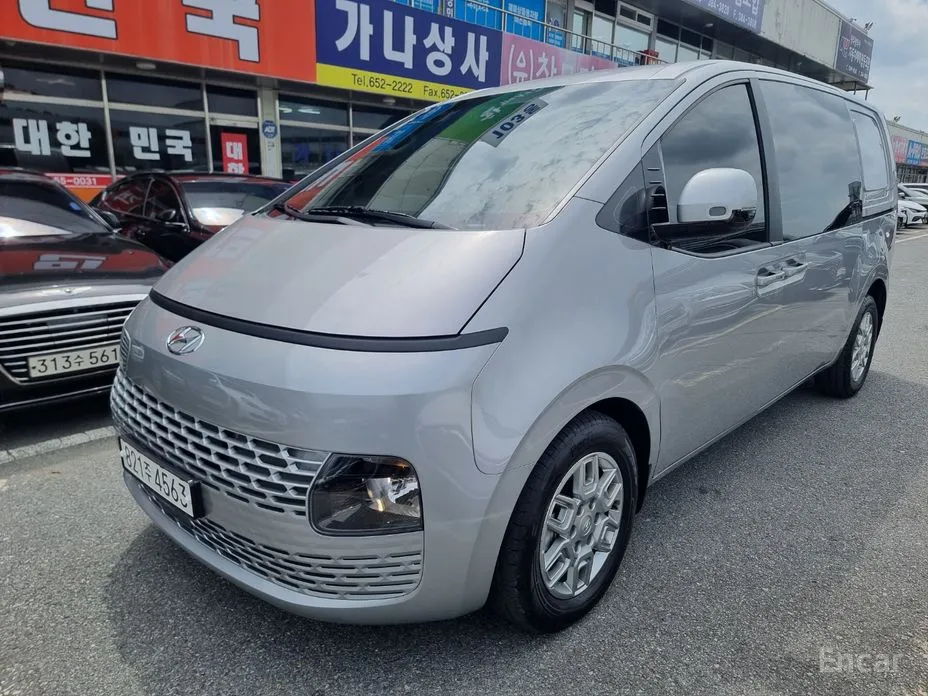 Фото 3 - Hyundai Staria