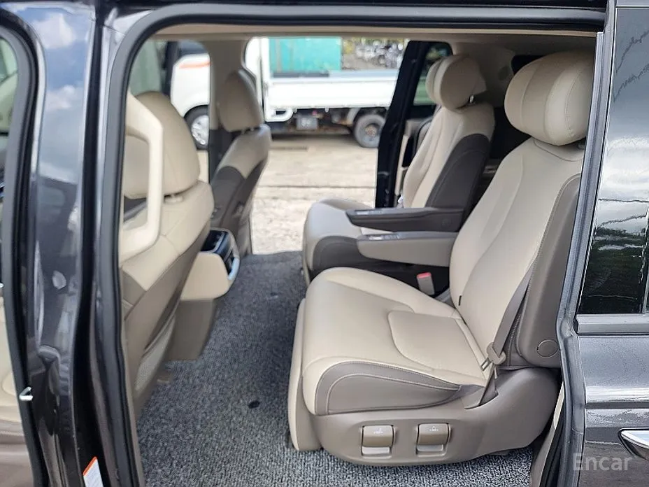 Фото 8 - Kia Carnival