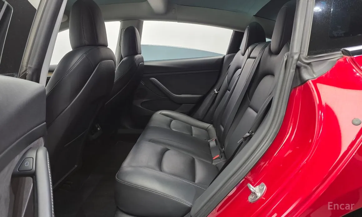 Фото 13 - Tesla Model 3