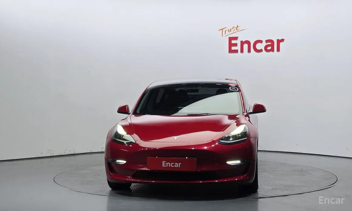 Фото 3 - Tesla Model 3