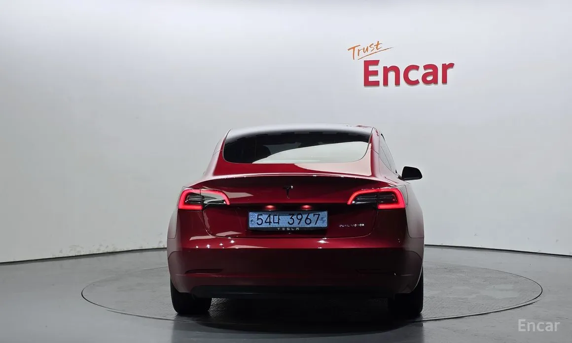 Фото 4 - Tesla Model 3