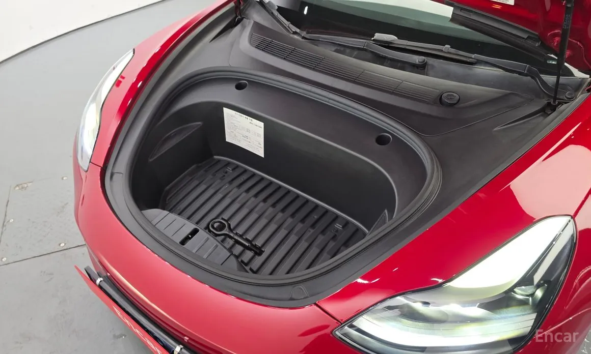 Фото 6 - Tesla Model 3