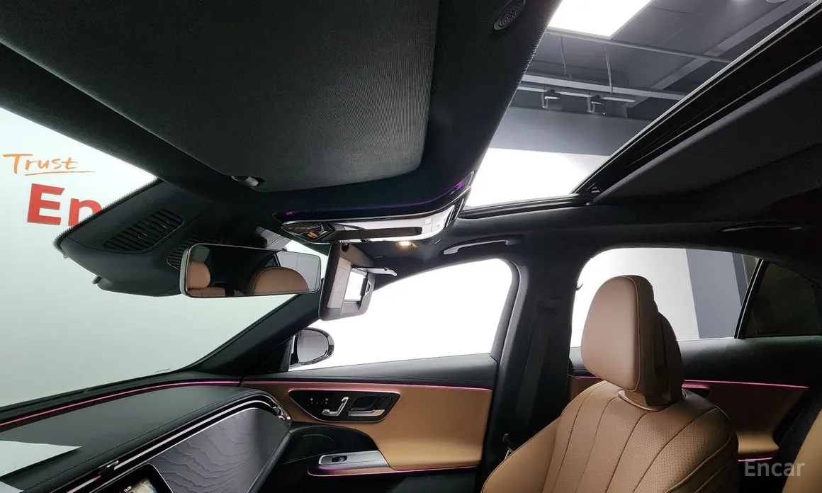 Фото 18 - Mercedes-Benz E-Class