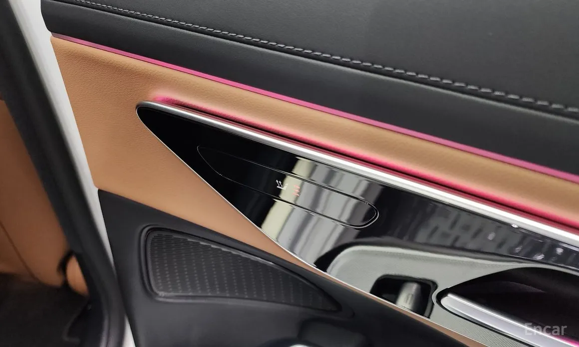 Фото 19 - Mercedes-Benz E-Class