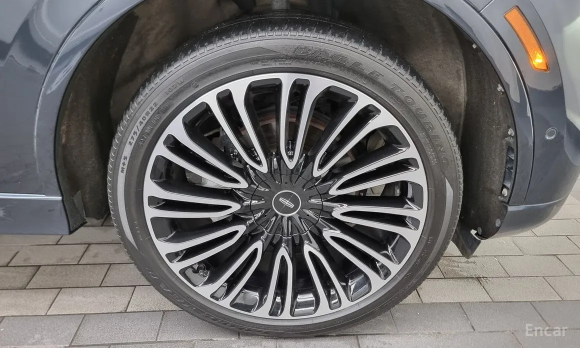 Фото 5 - Lincoln Aviator