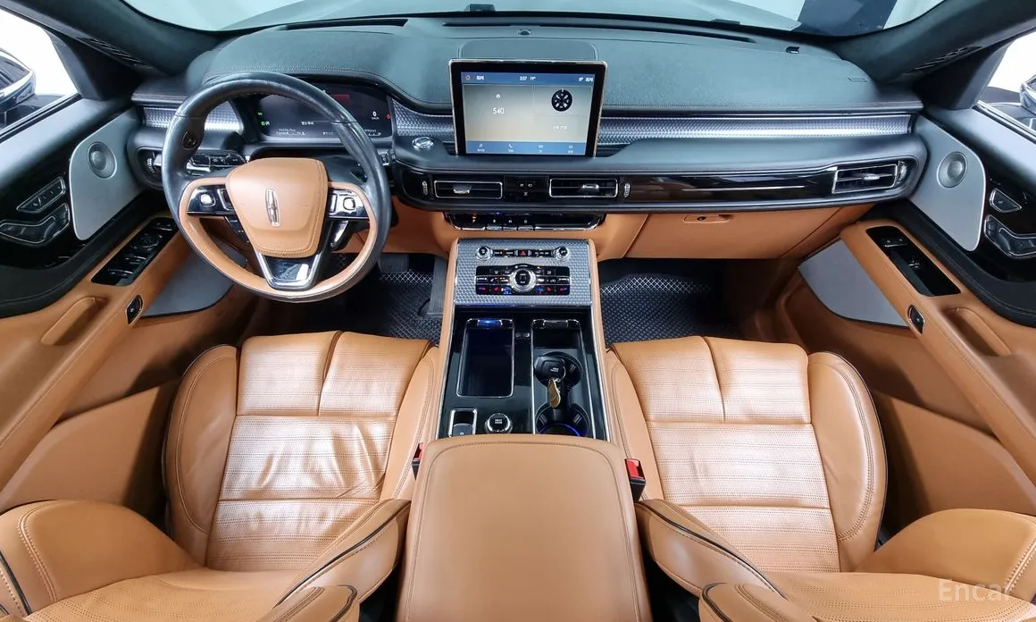 Фото 7 - Lincoln Aviator