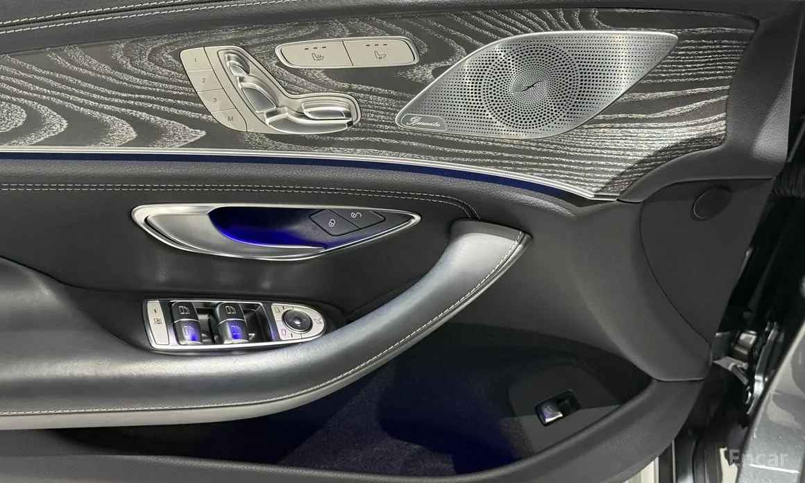 Фото 16 - Mercedes-Benz CLS-Class