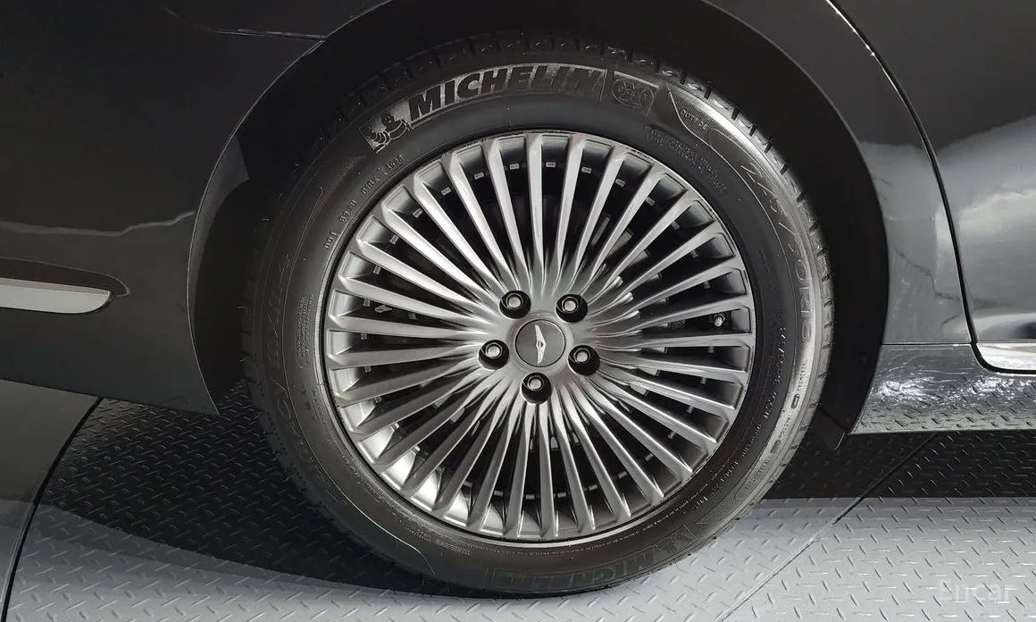 Фото 5 - Genesis G90