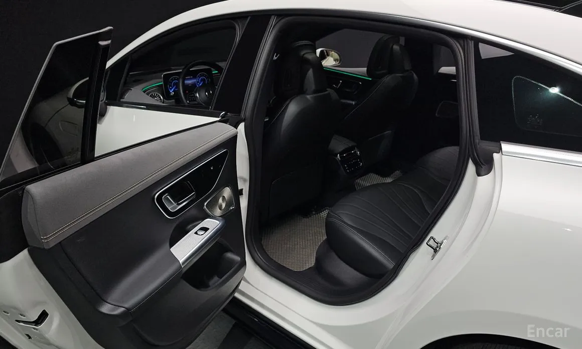 Фото 12 - Mercedes-Benz EQE