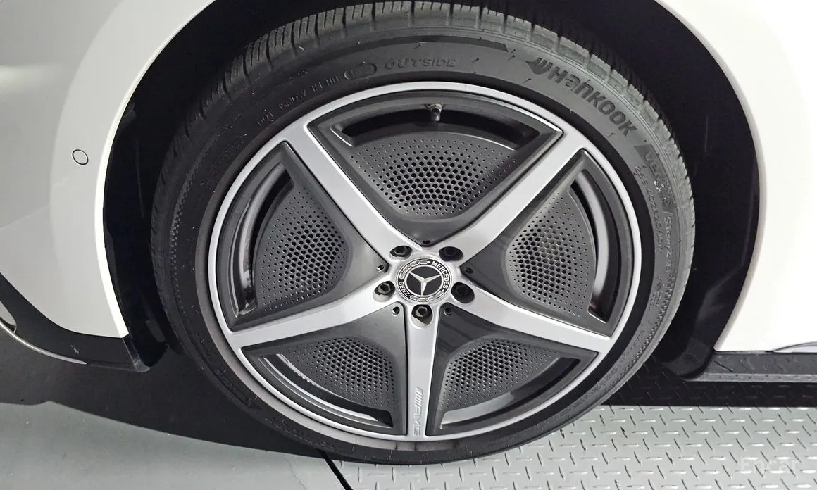 Фото 5 - Mercedes-Benz EQE