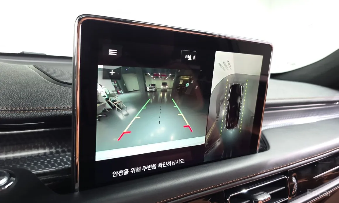 Фото 15 - Lincoln Aviator