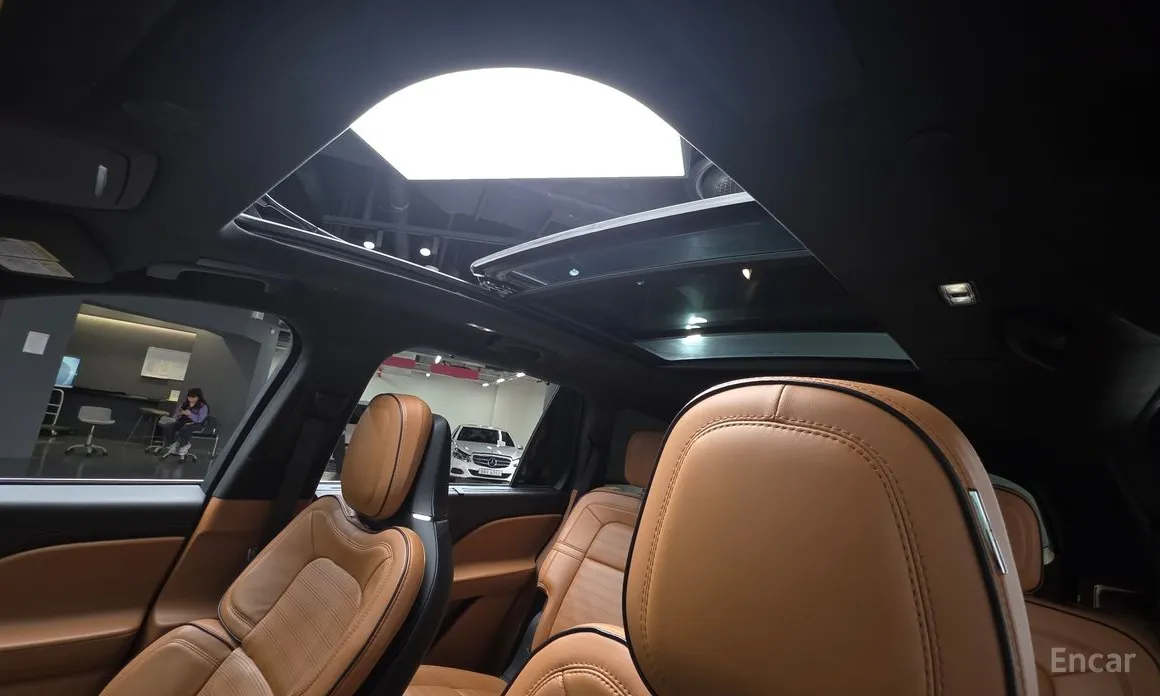 Фото 18 - Lincoln Aviator