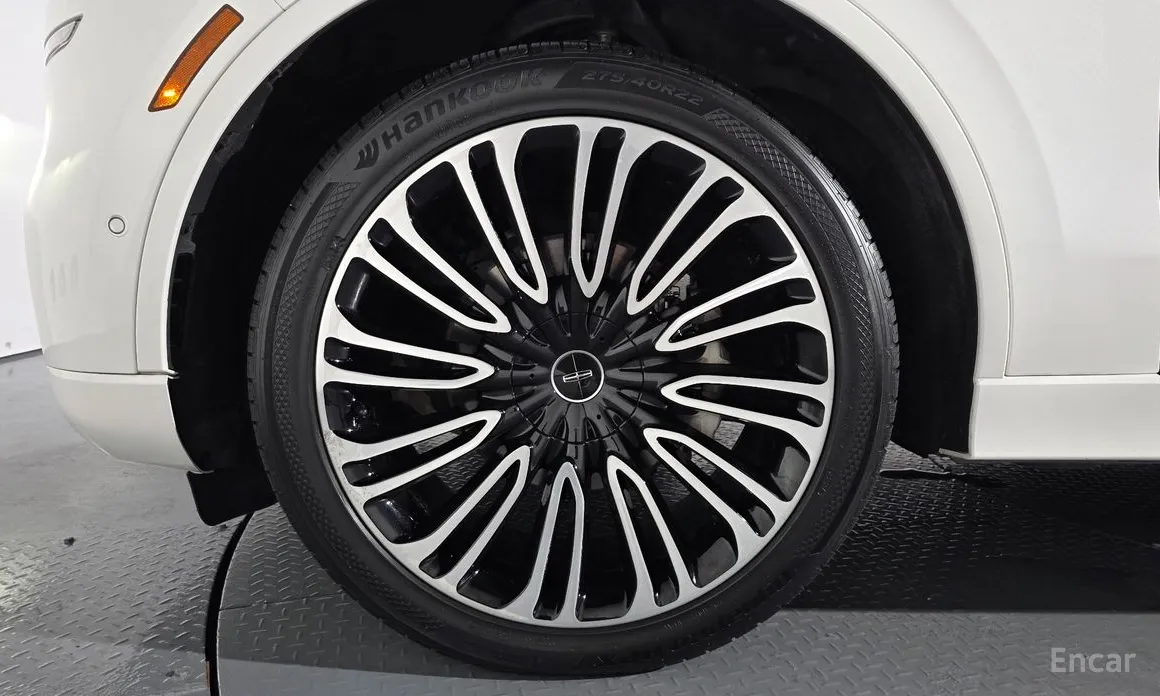 Фото 5 - Lincoln Aviator