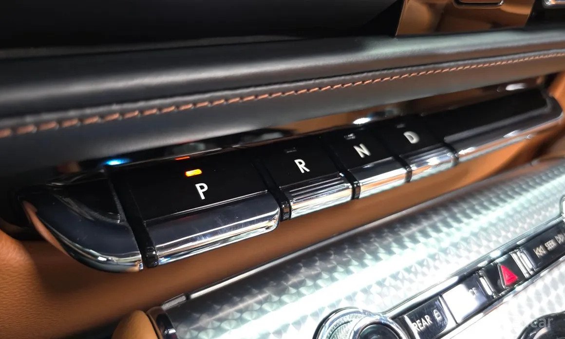 Фото 9 - Lincoln Aviator