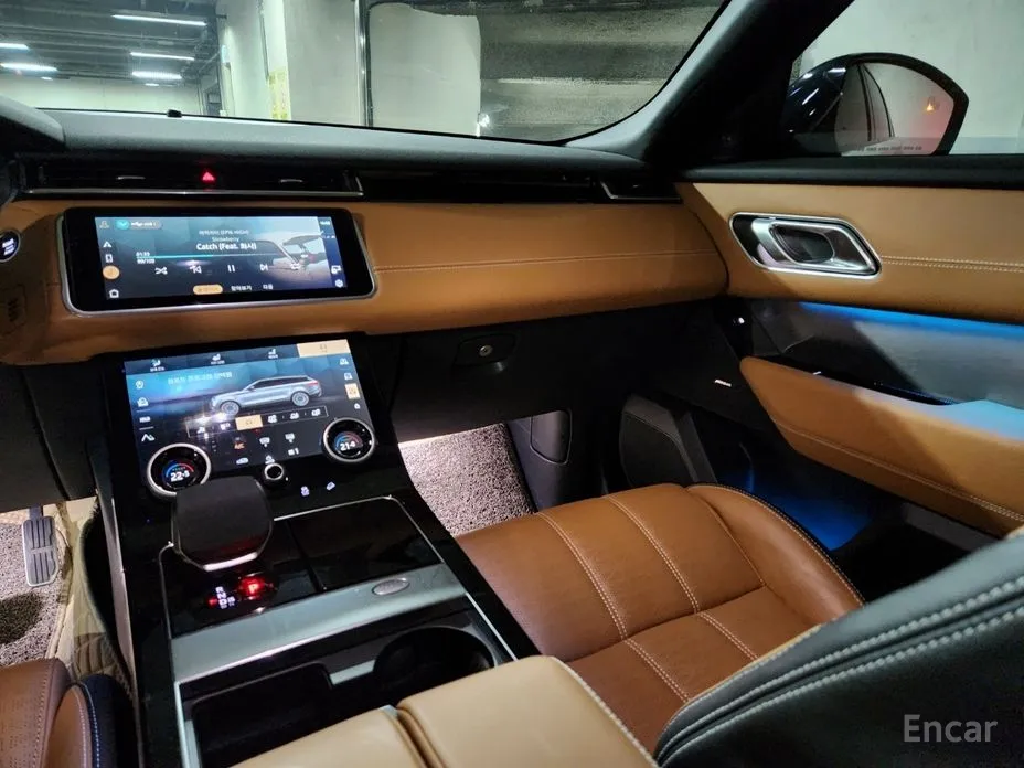 Фото 2 - Land Rover Range Rover Velar