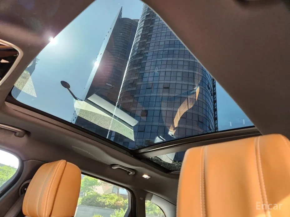 Фото 9 - Land Rover Range Rover Velar