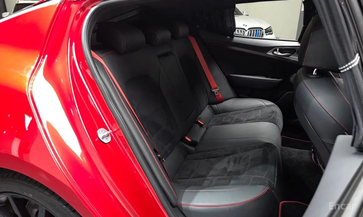 Фото 12 - Kia Stinger