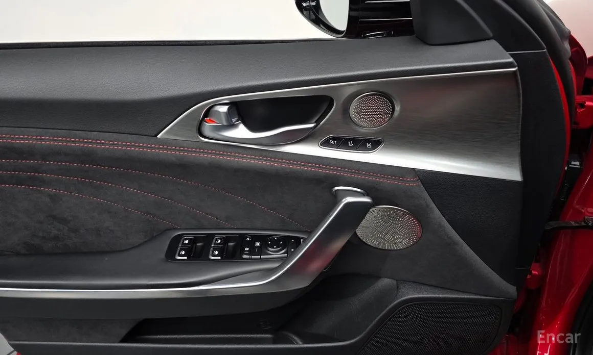 Фото 18 - Kia Stinger