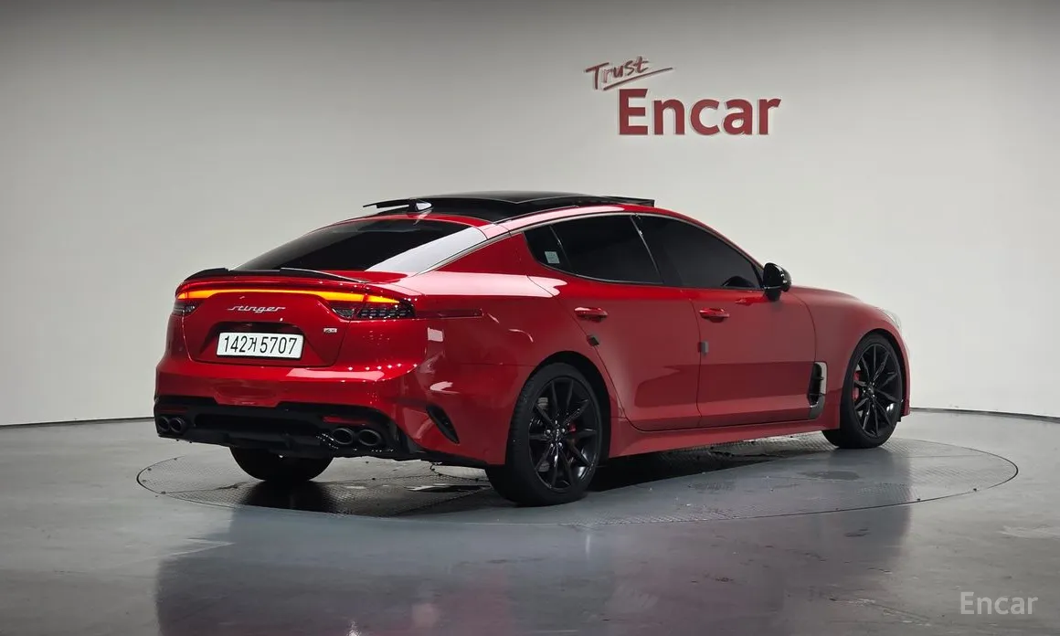 Фото 2 - Kia Stinger