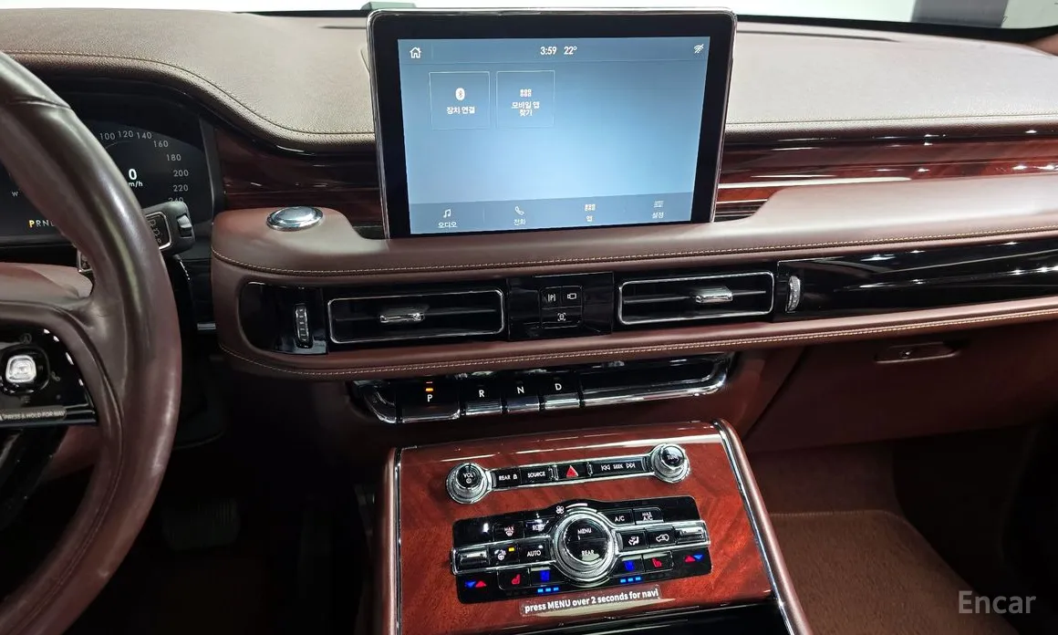 Фото 14 - Lincoln Aviator