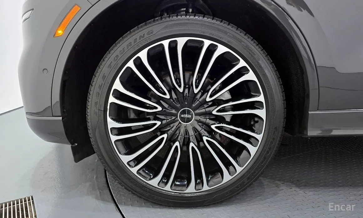 Фото 5 - Lincoln Aviator