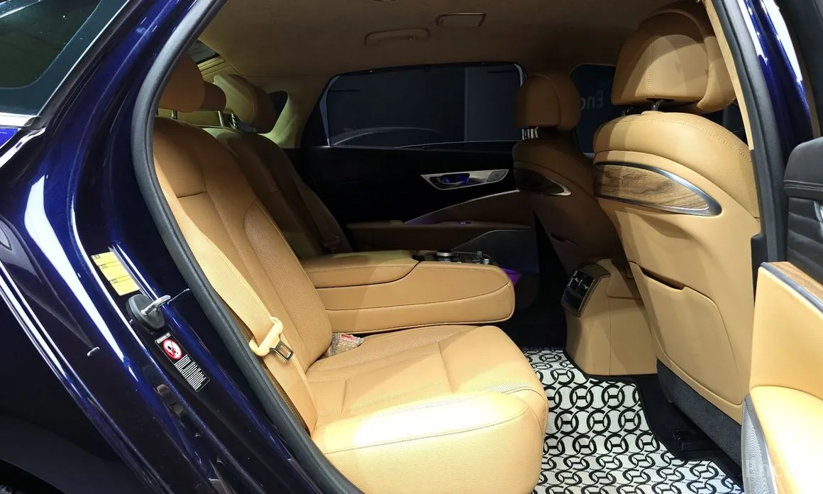 Фото 12 - Kia K9