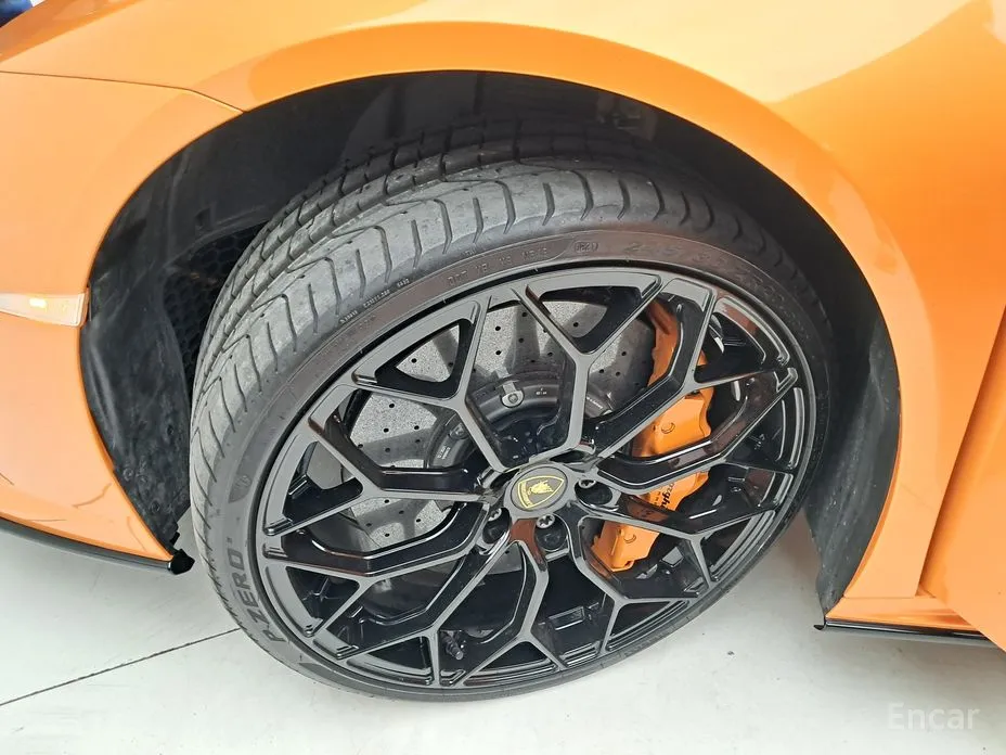 Фото 18 - Lamborghini Huracan