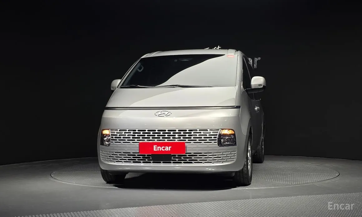 Фото 3 - Hyundai Staria