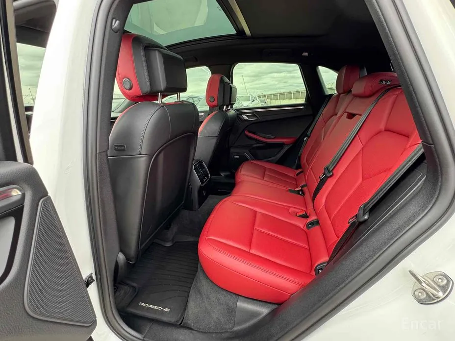 Фото 10 - Porsche Macan