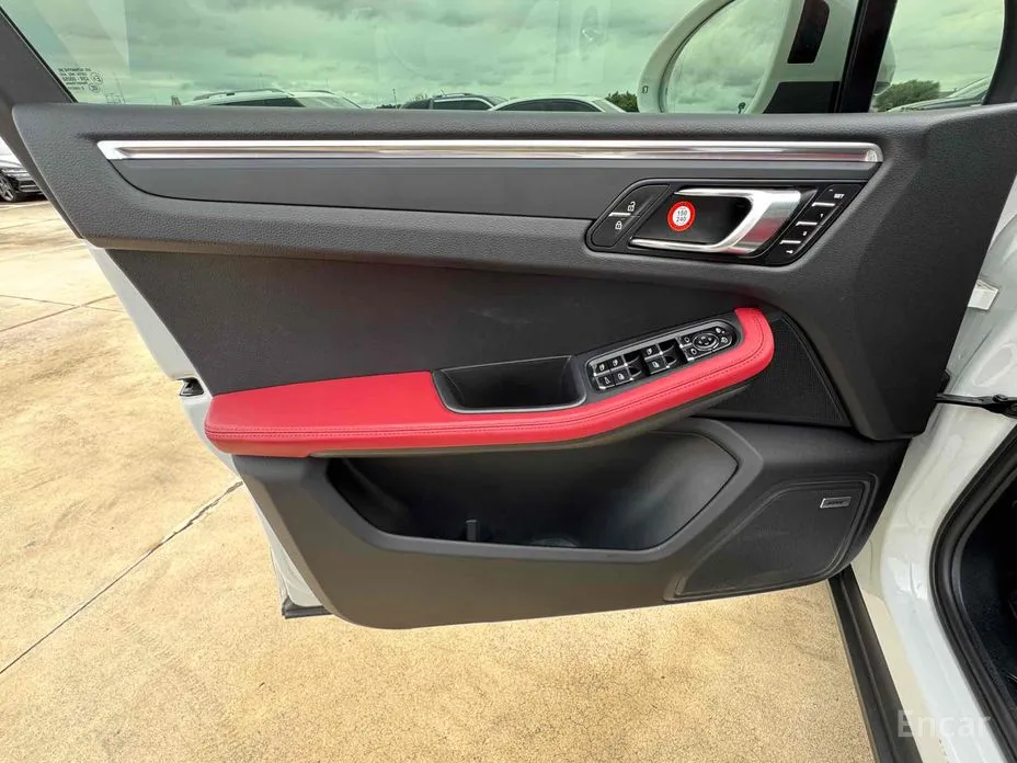 Фото 13 - Porsche Macan