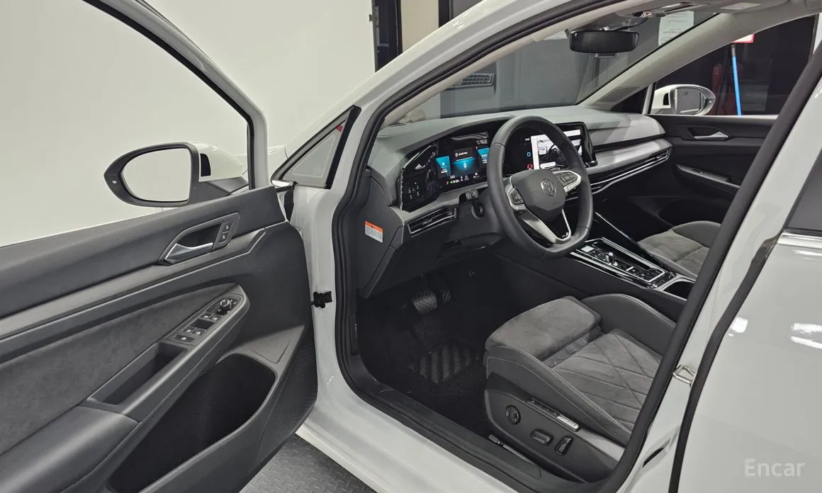 Фото 10 - Volkswagen Golf